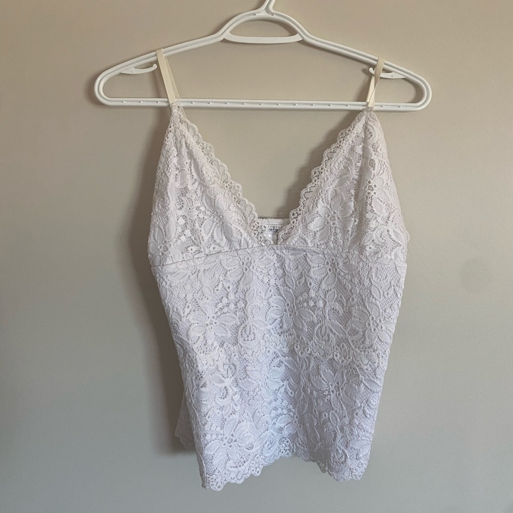 URBAN HERITAGE Lace Tank